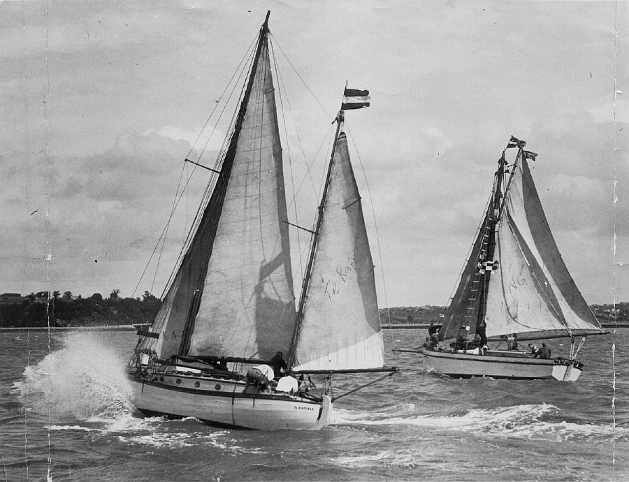 Te Rapunga and Ngataki in Auckland at the start of the Trans Tasman Race, 1934