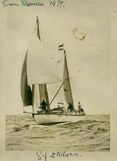 Te Rapunga arriving in Melbourne as winner of the Trans Tasman Race, 1934